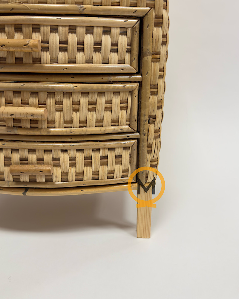 costurero-3-cajones-en-tireta-de-mimbre-natural-en-dos-tonos-detalle-patas-y-cajones.